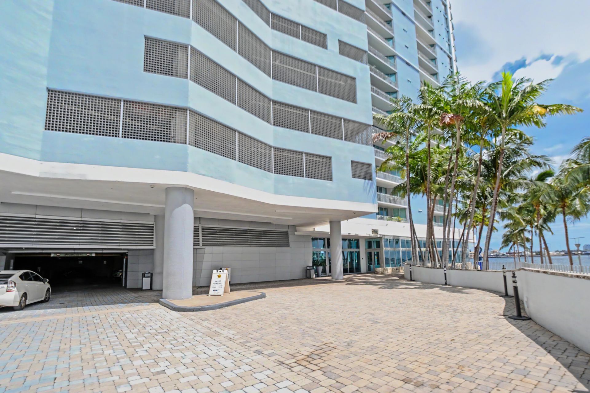 335 S Biscayne Boulevard, Unit 1002, Miami, FL 33131 Photo
