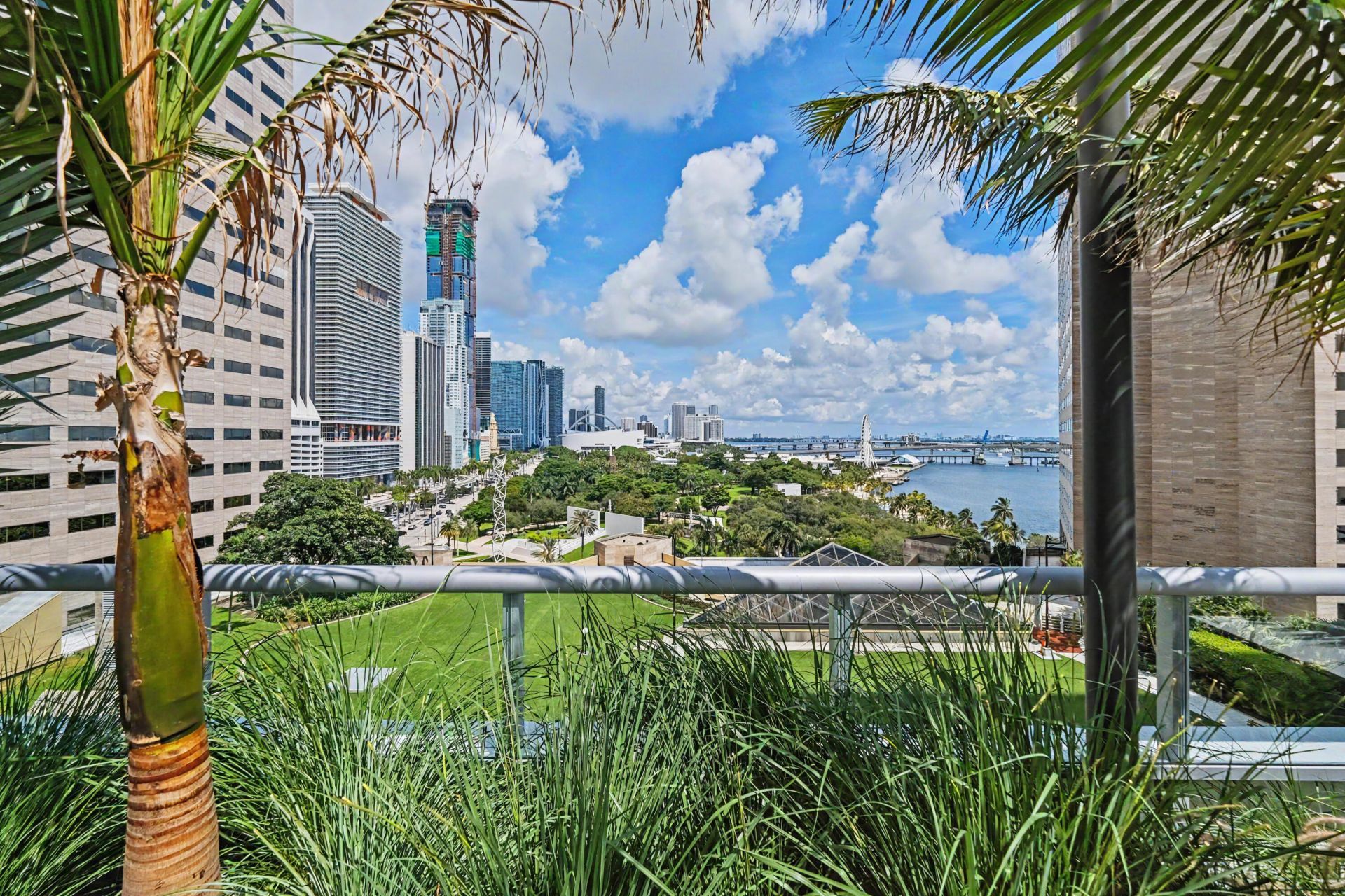 335 S Biscayne Boulevard, Unit 1002, Miami, FL 33131 Photo