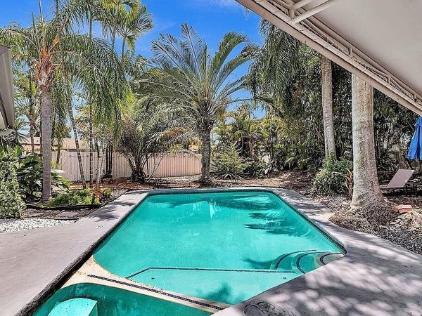 1580 NE 35TH Street, Oakland Park, FL 33334