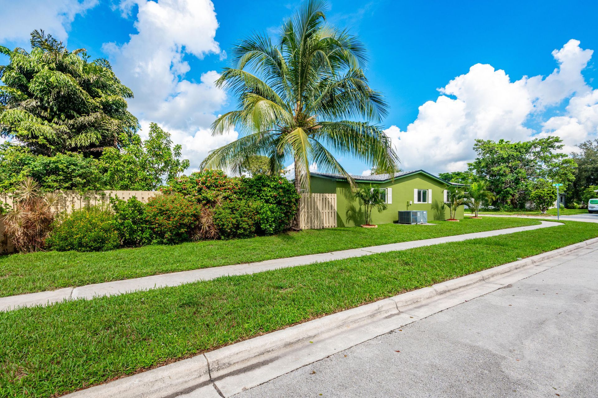 6912 NW 5th Place, Margate, FL 33063 Photo