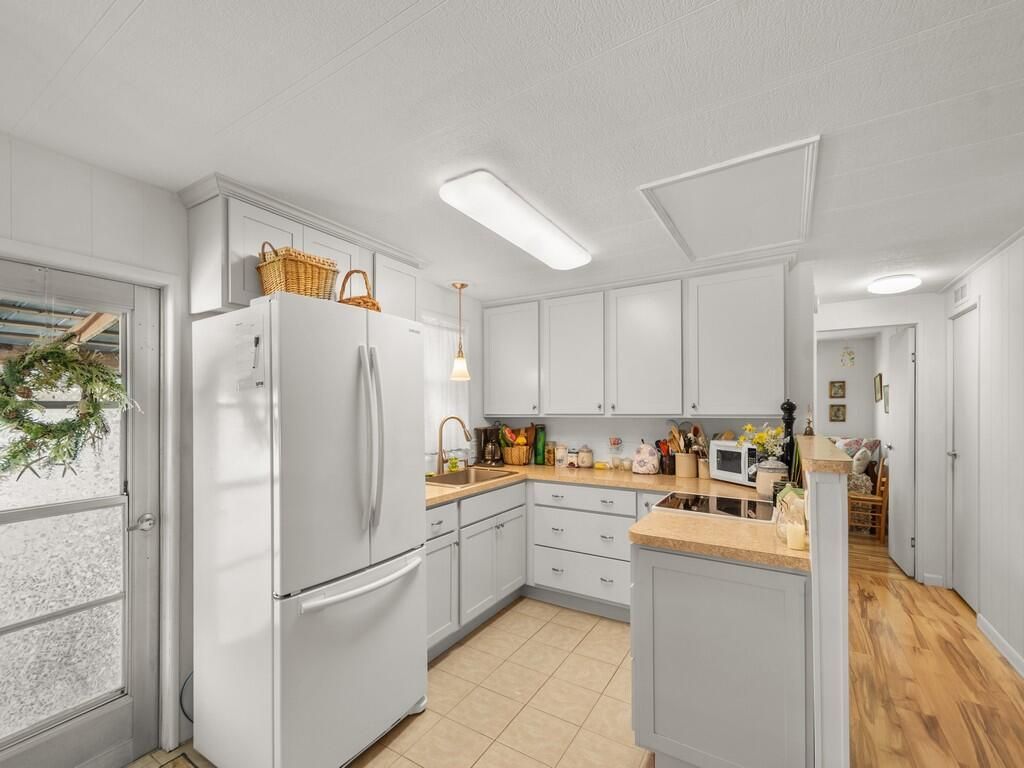 212 NE Forrest Court, Jensen Beach, FL 34957 Photo