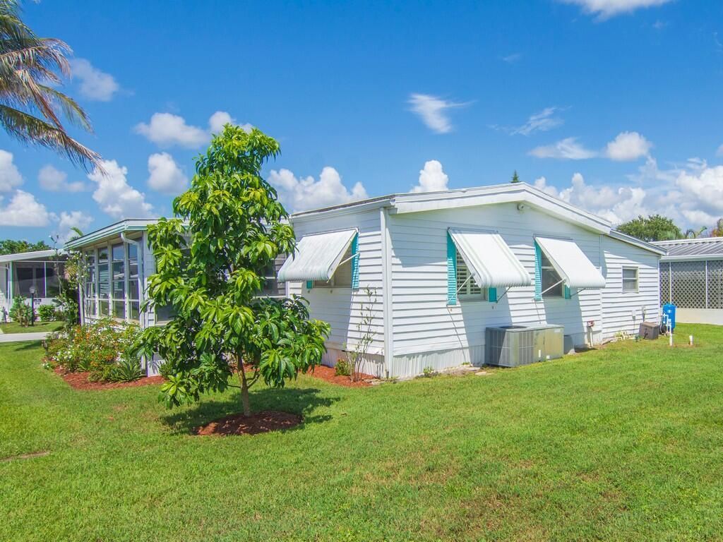 212 NE Forrest Court, Jensen Beach, FL 34957 Photo
