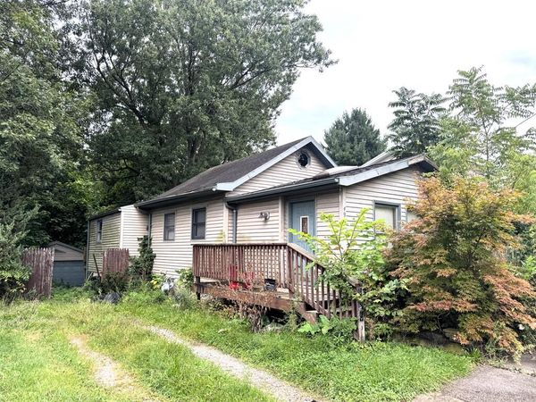 496 Howard St, Mansfield, OH 44903