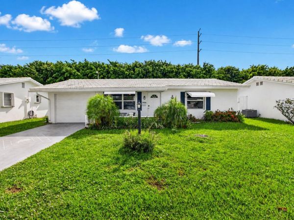 400 SW 8th Place, Boynton Beach, FL 33426