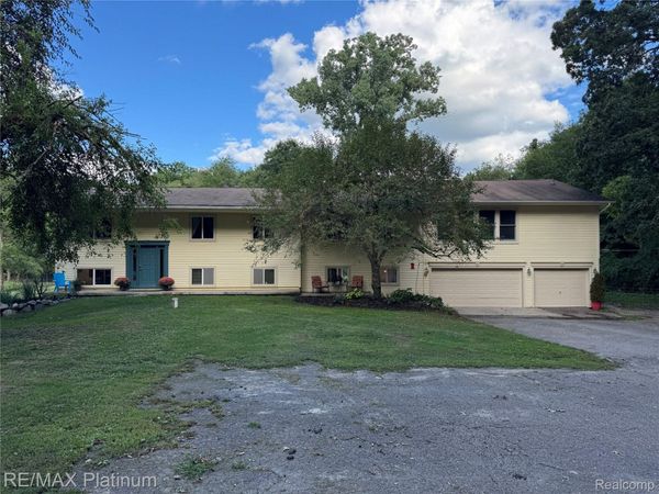 2805 Harmony Lane, Milford Township, Mi 48380