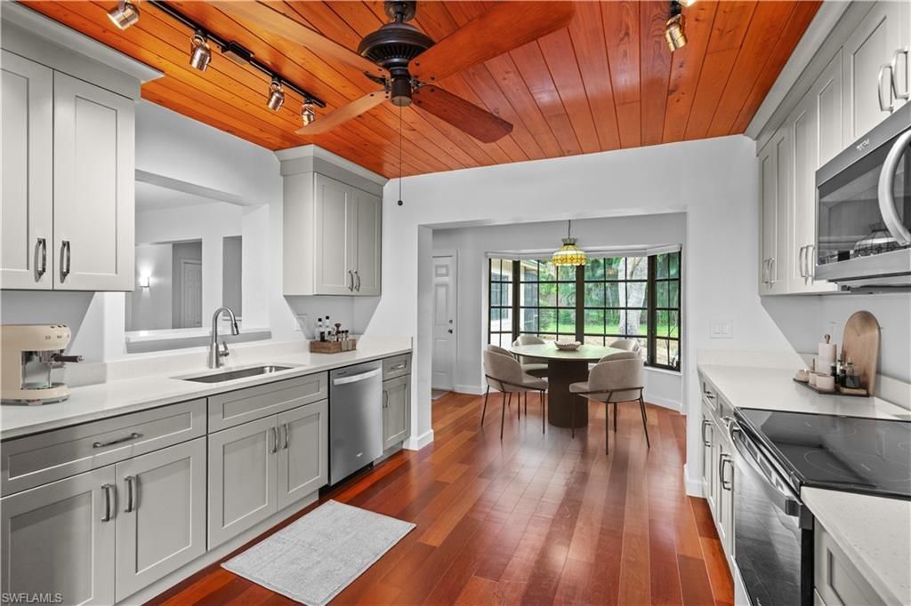 3209 W Riverside Dr , Fort Myers, FL 33901 Photo