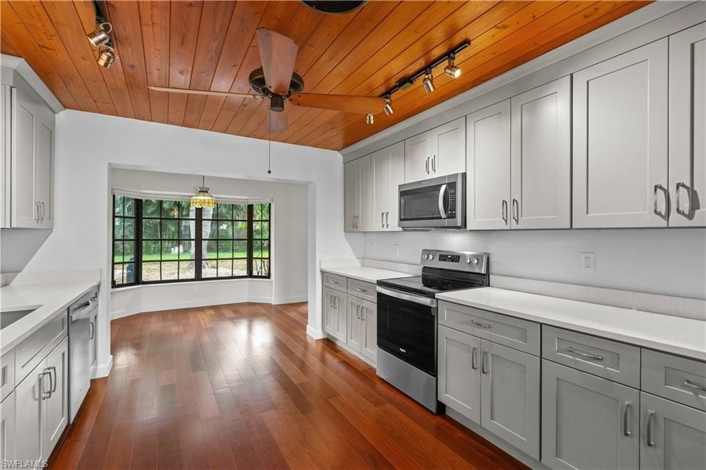 3209 W Riverside Dr , Fort Myers, FL 33901 Photo