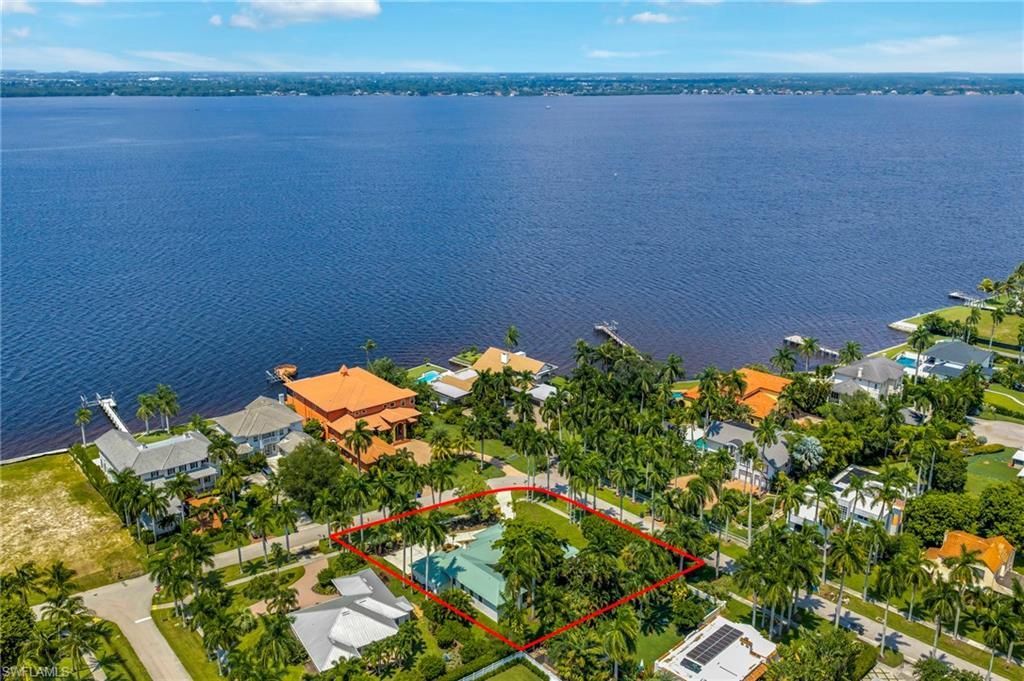 3209 W Riverside Dr , Fort Myers, FL 33901 Photo