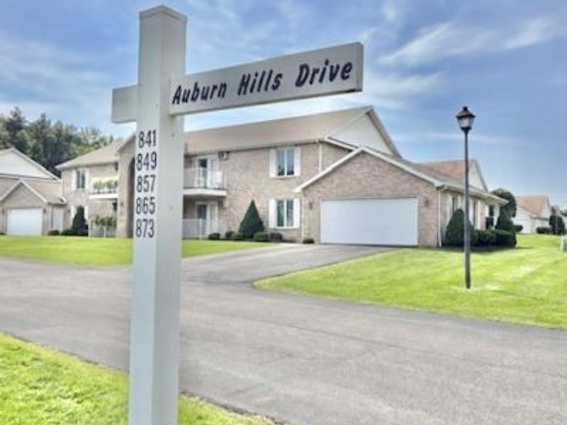 841 Auburn Hills Drive, Unit 4, Boardman, OH 44512 Photo 2