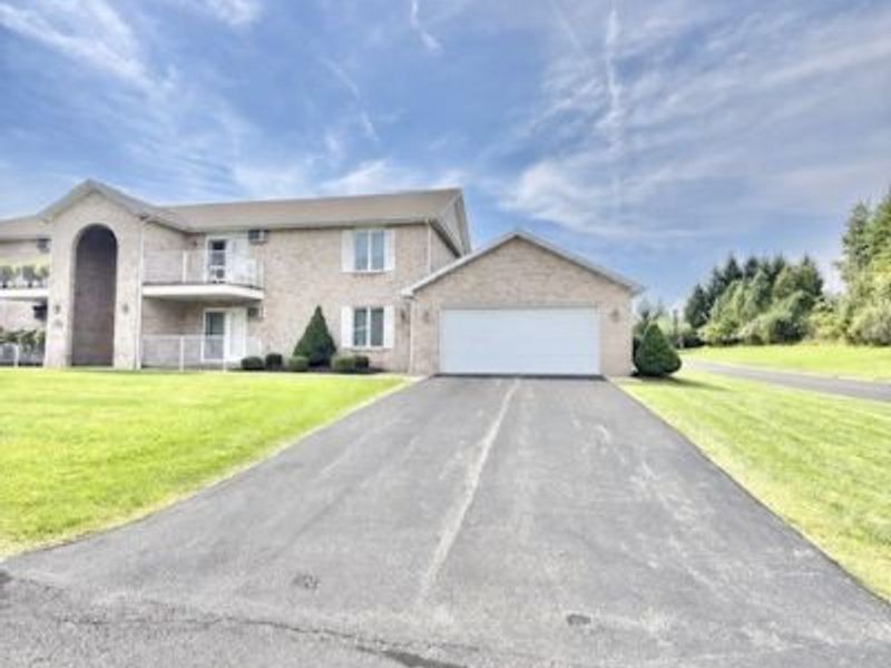841 Auburn Hills Drive, Unit 4, Boardman, OH 44512 Photo 4