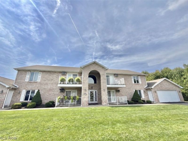 841 Auburn Hills Drive, Unit 4, Boardman, OH 44512 Photo 5