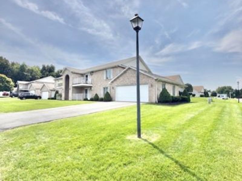 841 Auburn Hills Drive, Unit 4, Boardman, OH 44512 Photo 8