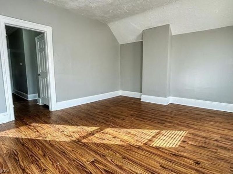 1924 Rowley Avenue, Cleveland, OH 44109 Photo 13