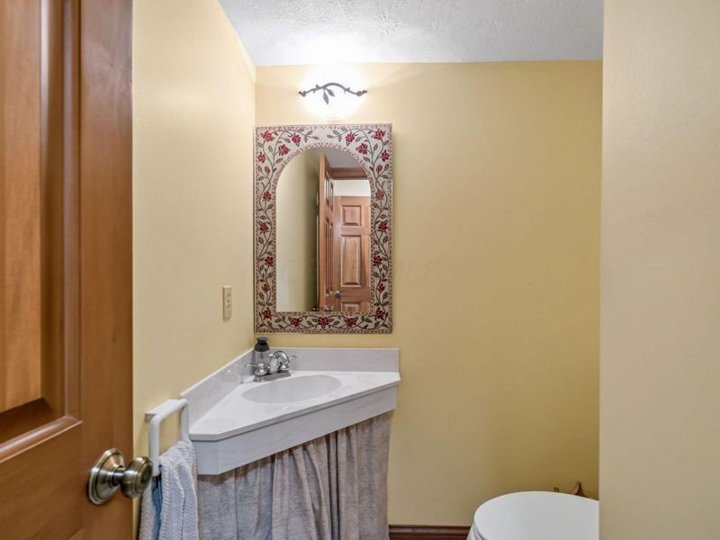 6656 Eastland Court, Unit 6656, Worthington, OH 43085 Photo 8
