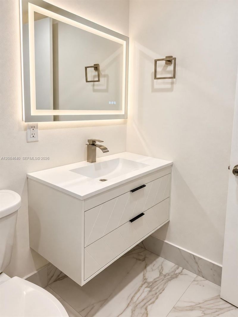 5055 NW 7th St , Unit 708, Miami, FL 33126 Photo