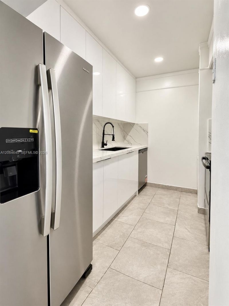 5055 NW 7th St , Unit 708, Miami, FL 33126 Photo