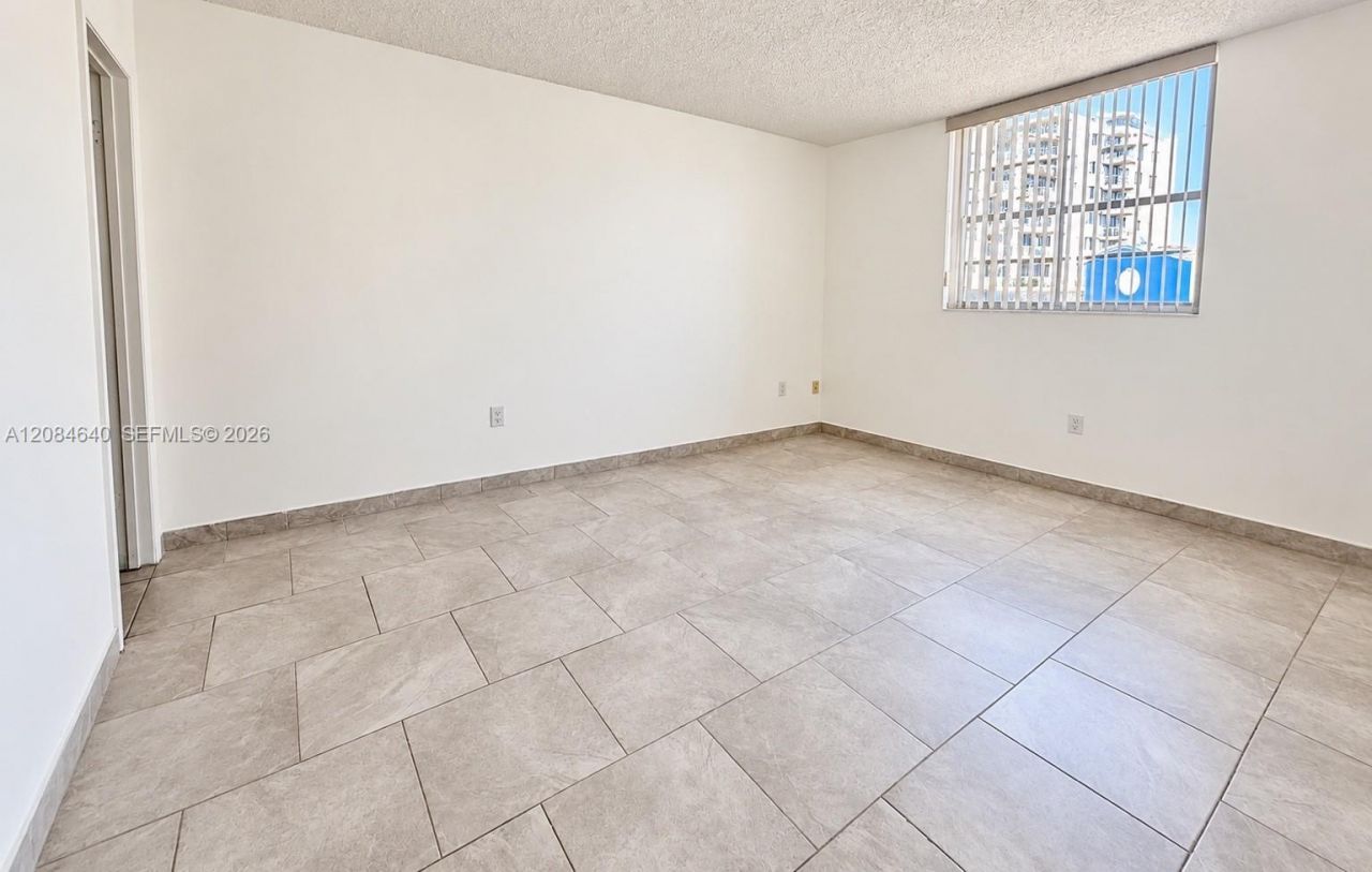 5055 NW 7th St , Unit 708, Miami, FL 33126 Photo