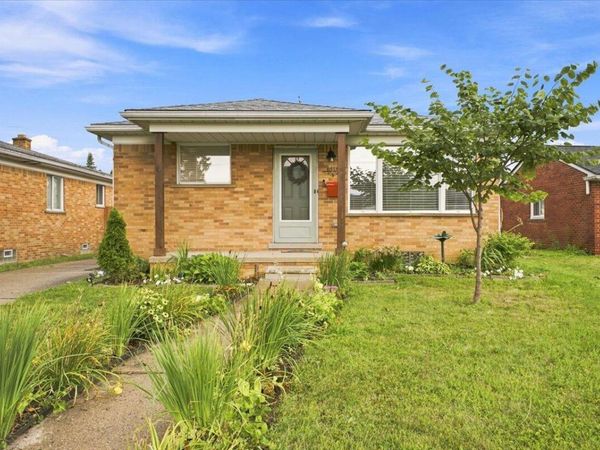 6518 Fenton Street, Dearborn Heights, MI 48127