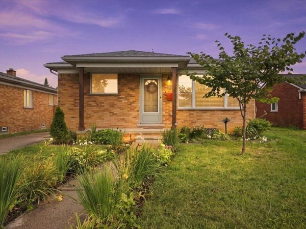 6518 Fenton Street, Dearborn Heights, MI 48127