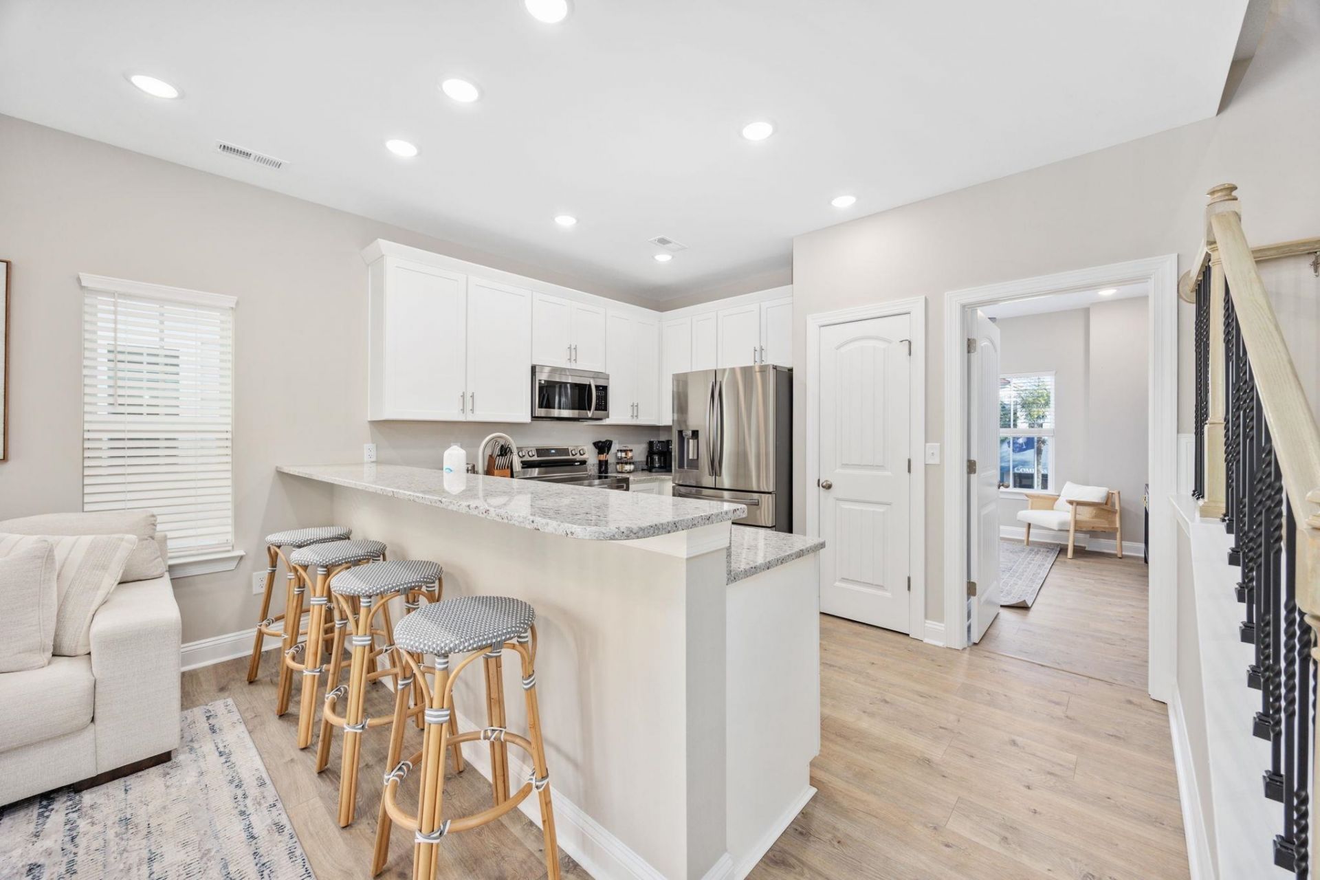 202 Madison Ct. Photo 8