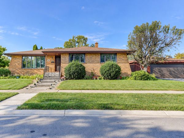 9500 Lilac Lane , Munster, IN 46321