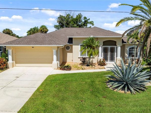 40 CLUBHOUSE COURT , ROTONDA WEST, FL 33947