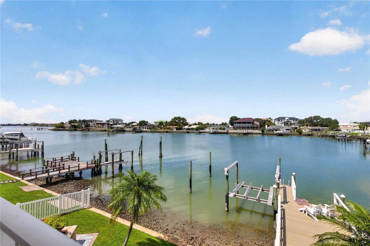 204 Poinciana Lane, Largo, FL 33770 Photo