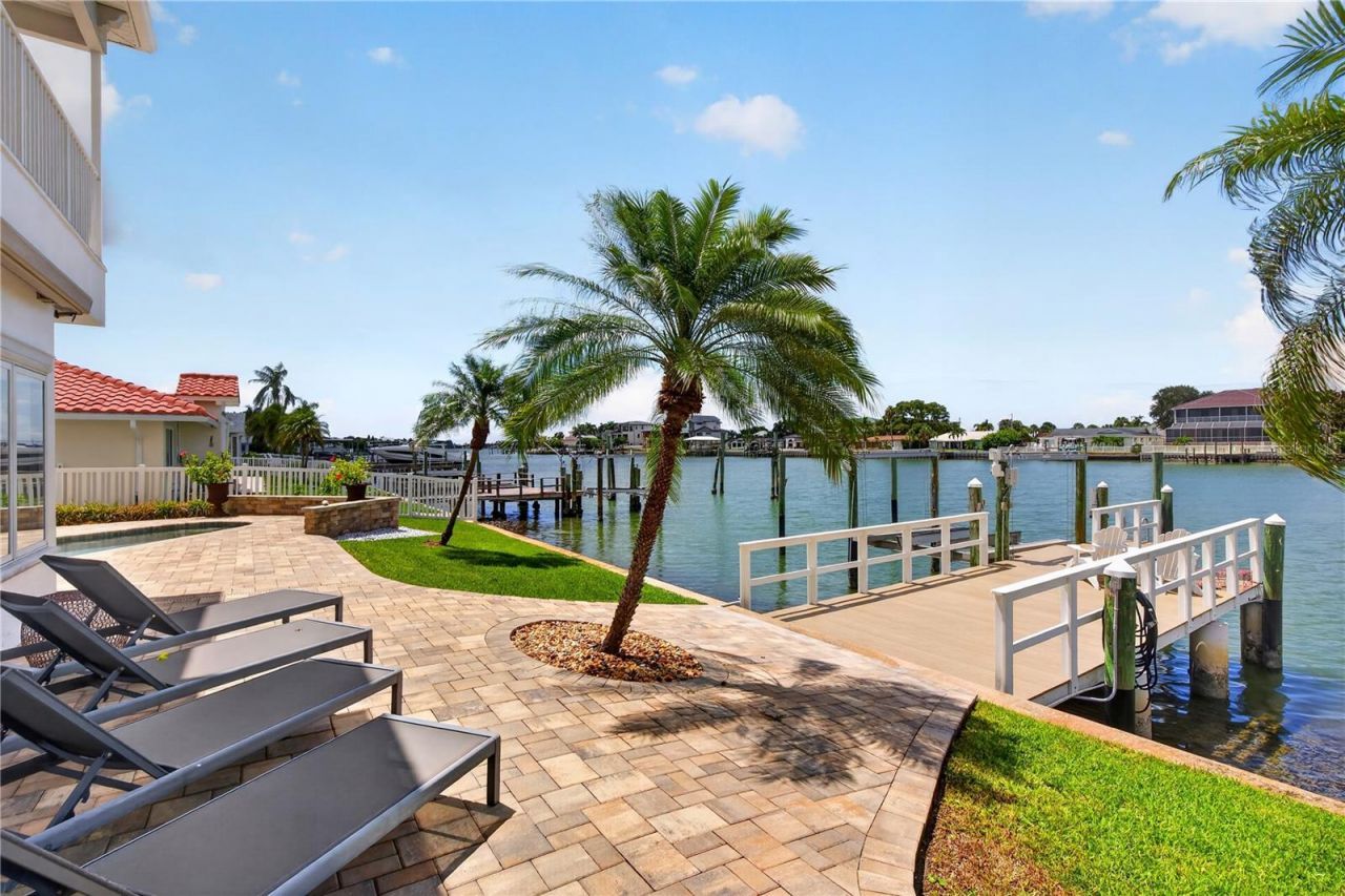 204 Poinciana Lane, Largo, FL 33770 Photo