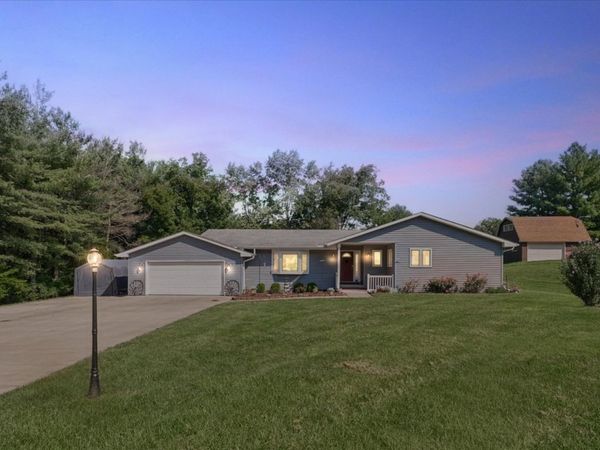 1364 Treasure Lane, White Heath, IL 61884