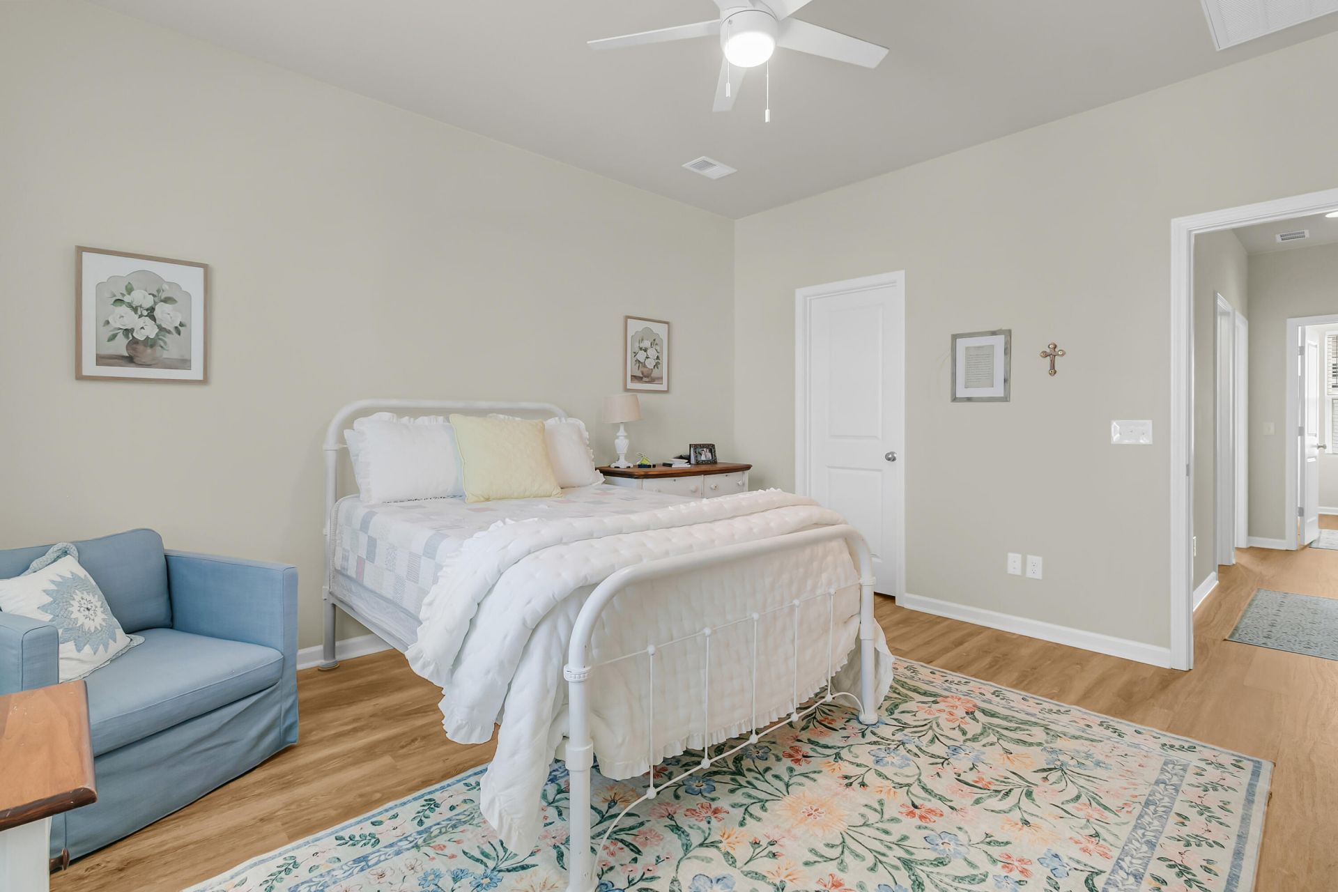 766 Blueway Avenue Photo 32