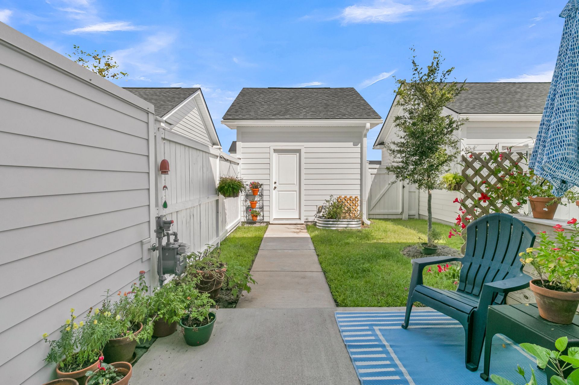 766 Blueway Avenue Photo 37
