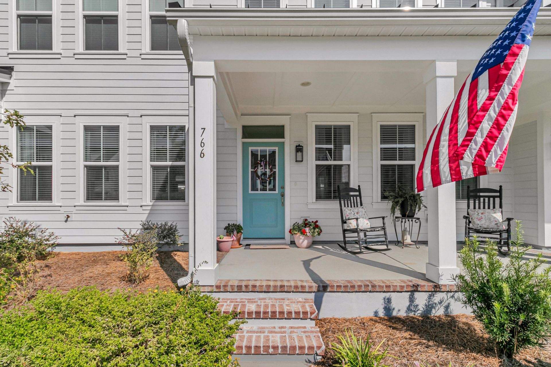 766 Blueway Avenue Photo 9