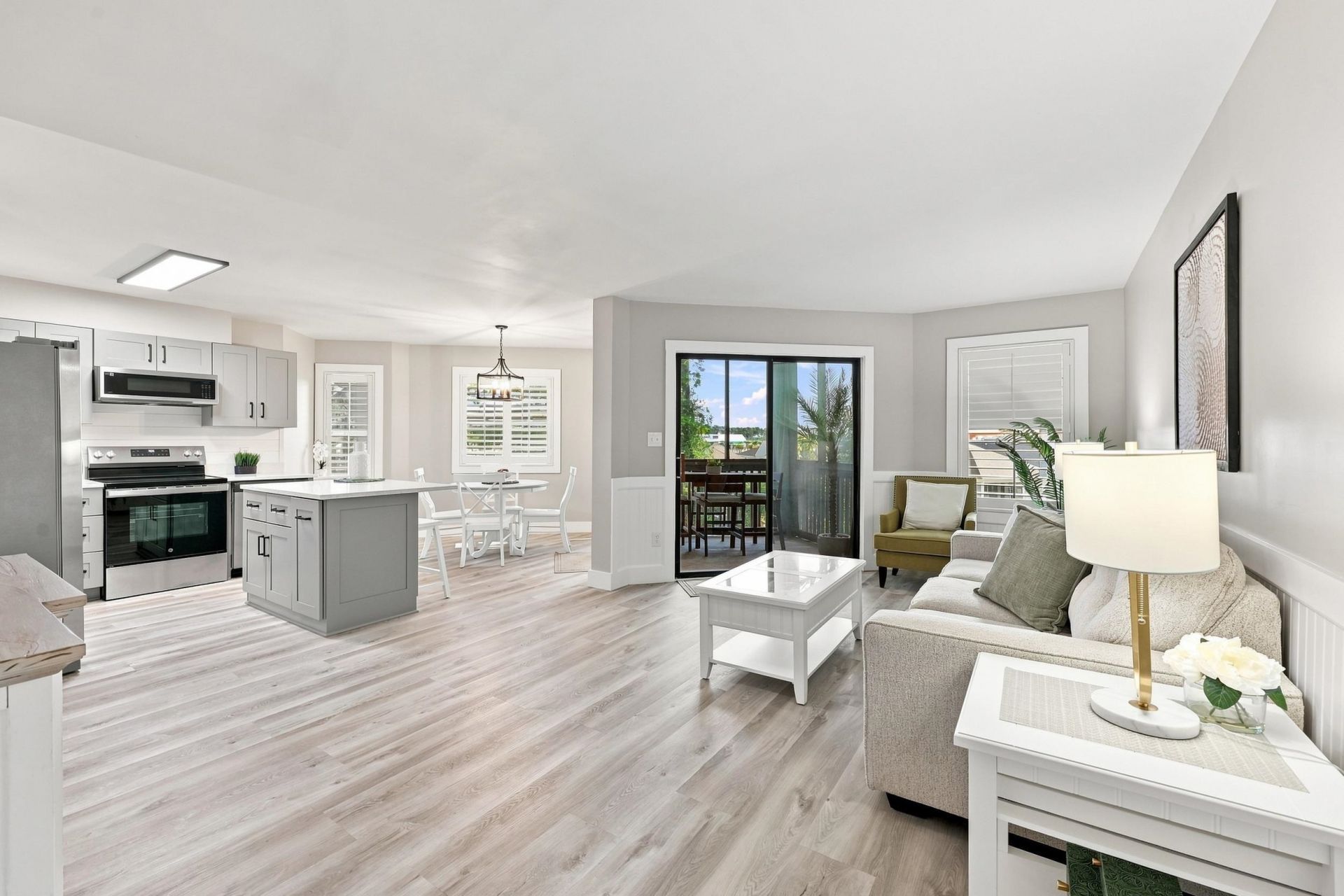 1500 Cenith Dr. Photo 11