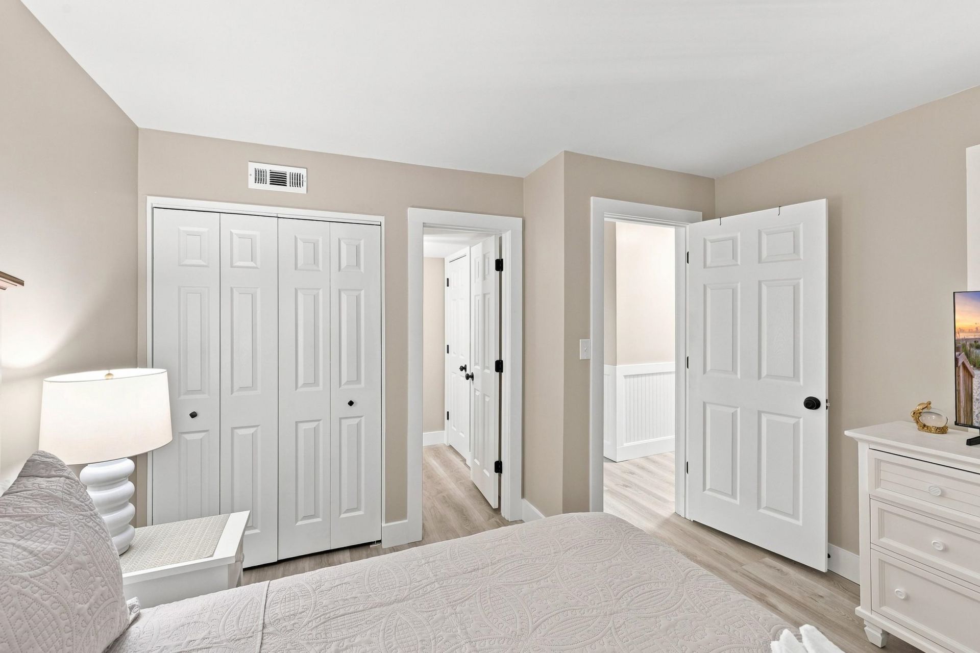 1500 Cenith Dr. Photo 16