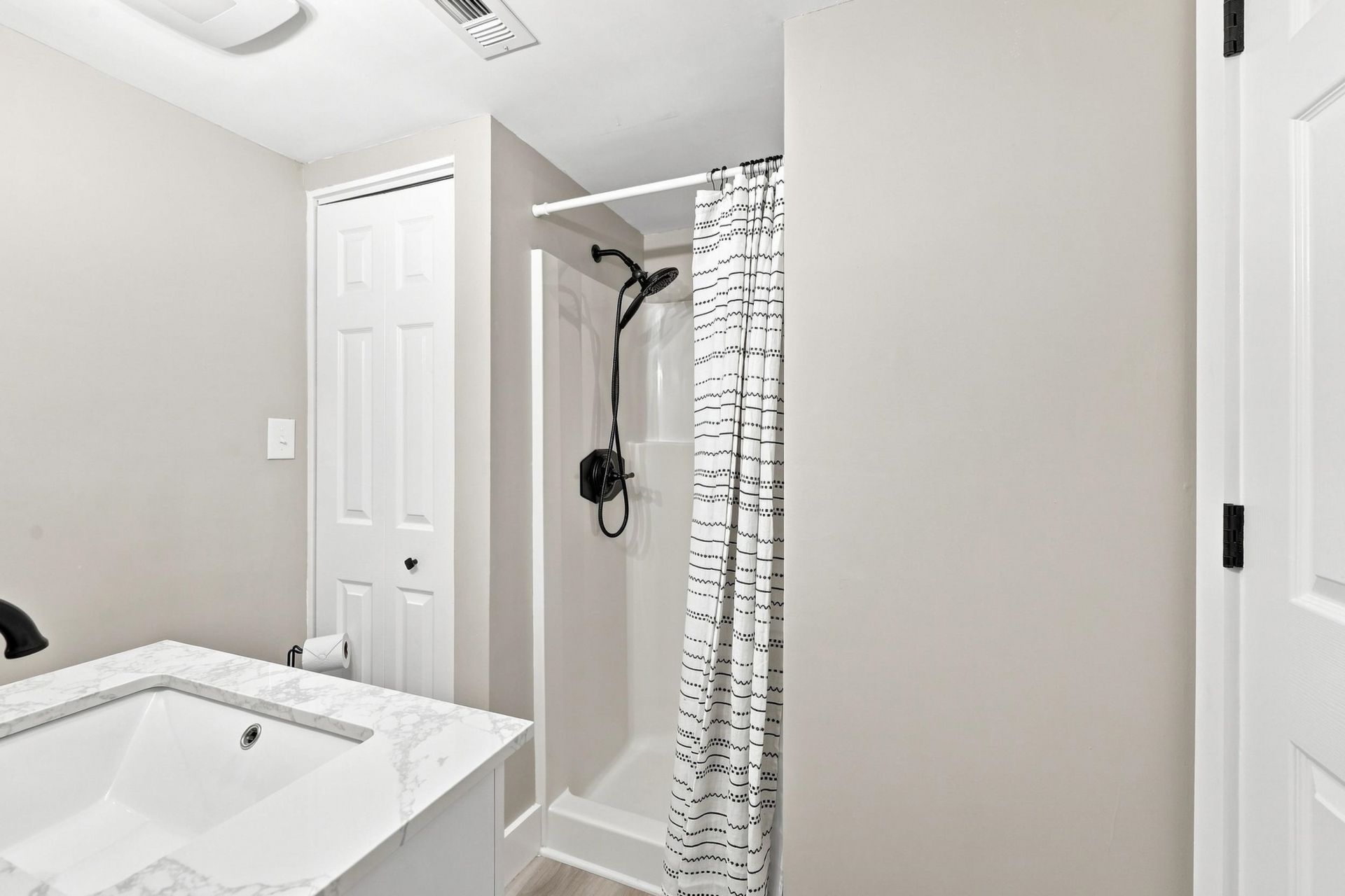1500 Cenith Dr. Photo 17