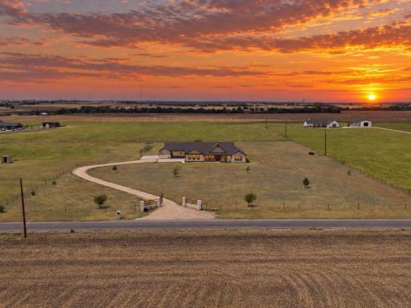 323 County Road 301 , Granger, TX 76530