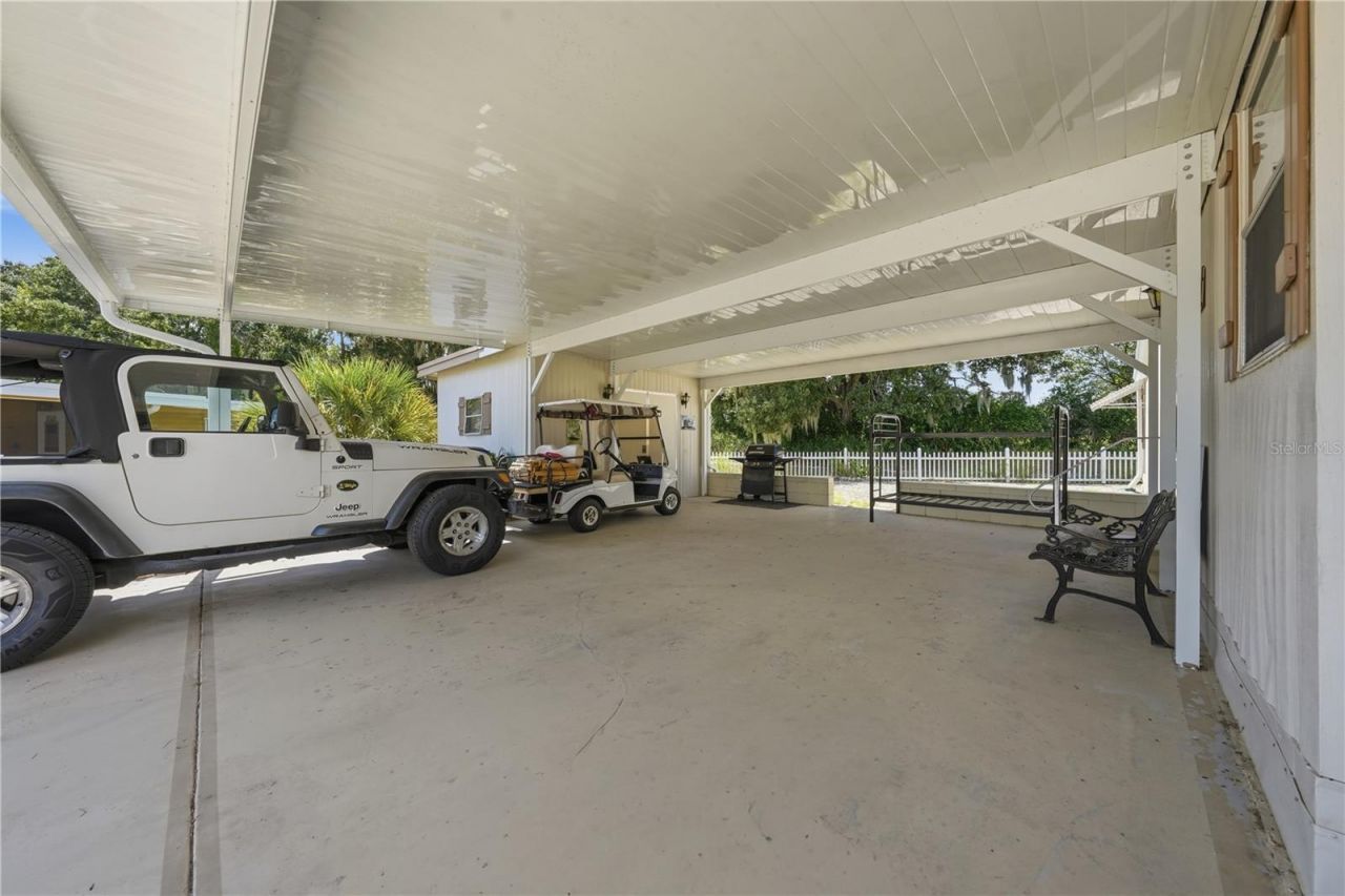 695 Buccaneer Boulevard, Tavares, FL 32778 Photo