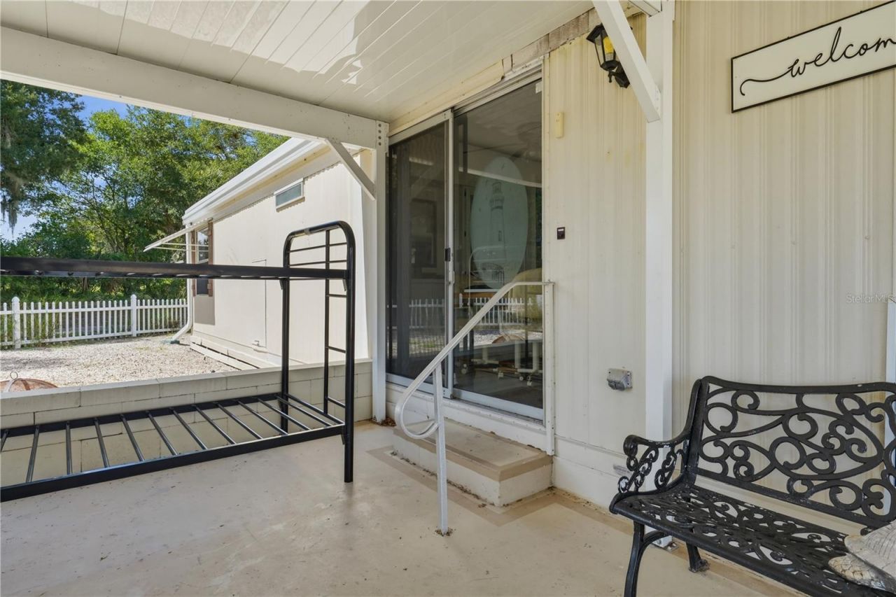 695 Buccaneer Boulevard, Tavares, FL 32778 Photo