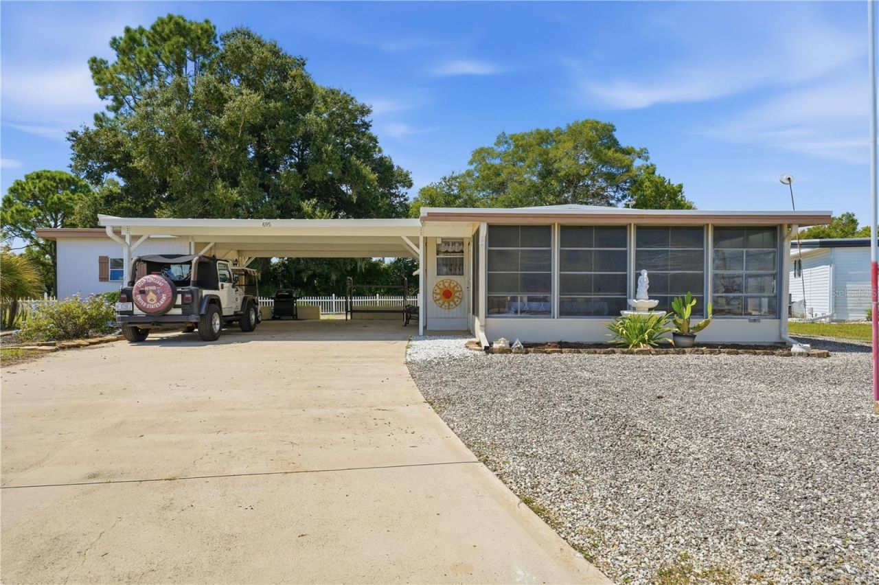 695 Buccaneer Boulevard, Tavares, FL 32778 Photo