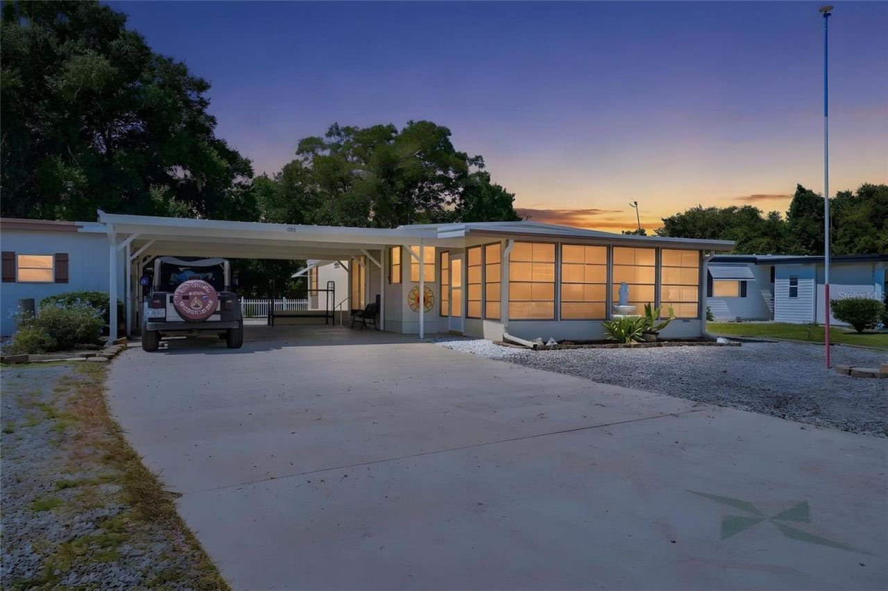 695 Buccaneer Boulevard, Tavares, FL 32778 Photo