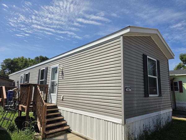 1105 Kellogg Avenue, Unit B5, Janesville, WI 53545