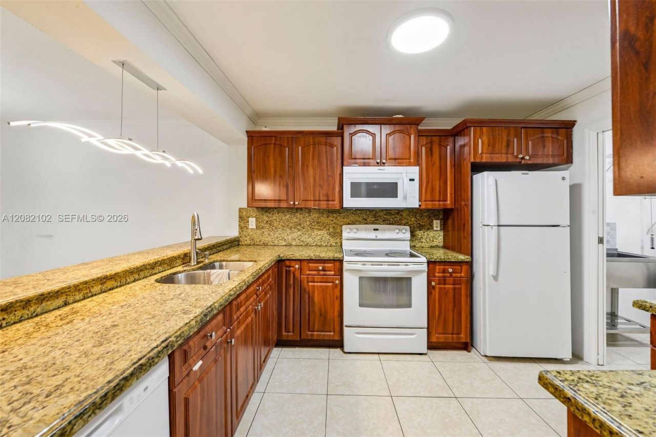 13130 SW 15th Ln, Miami, FL 33184 Photo