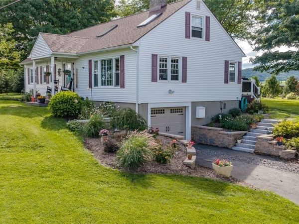 5674 Lake Road , Tully, NY 13159