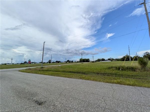 1610 NE Juanita PL, CAPE CORAL, FL 33909