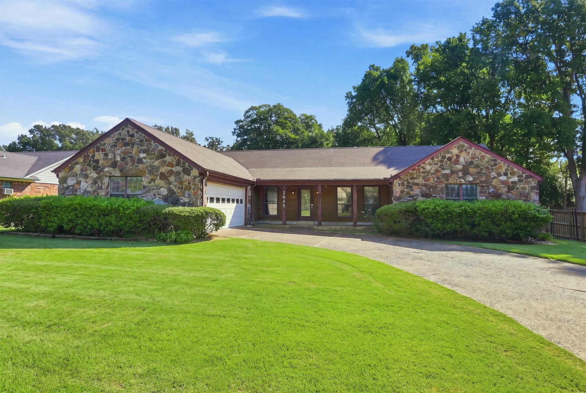 2948 Sandy Creek Dr, Germantown, TN 38138 Main Photo