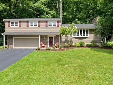 199 Brookside Ln , Fayetteville, NY 13066