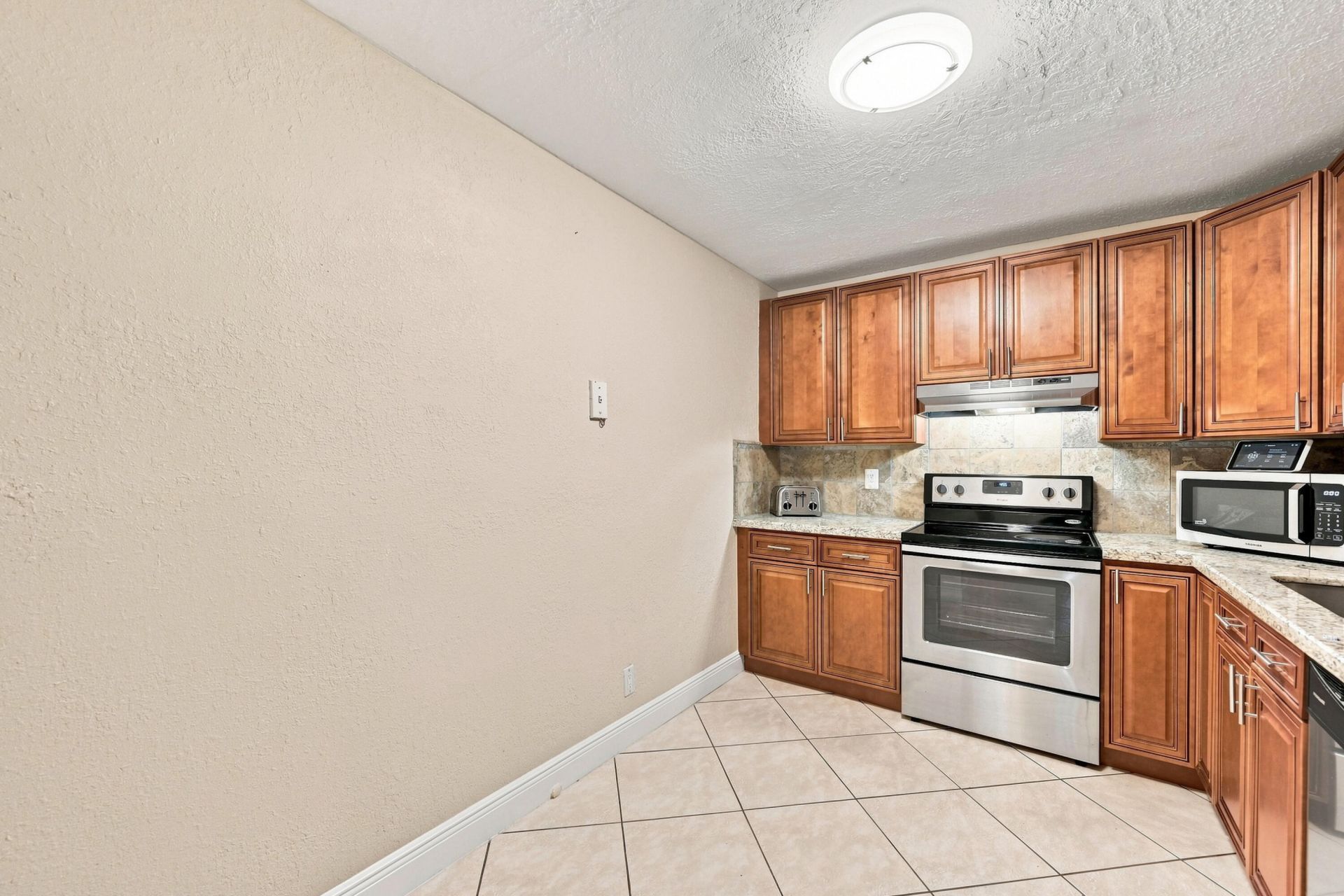 380 E Laurel Drive, Unit 5D, Margate, FL 33063 Photo