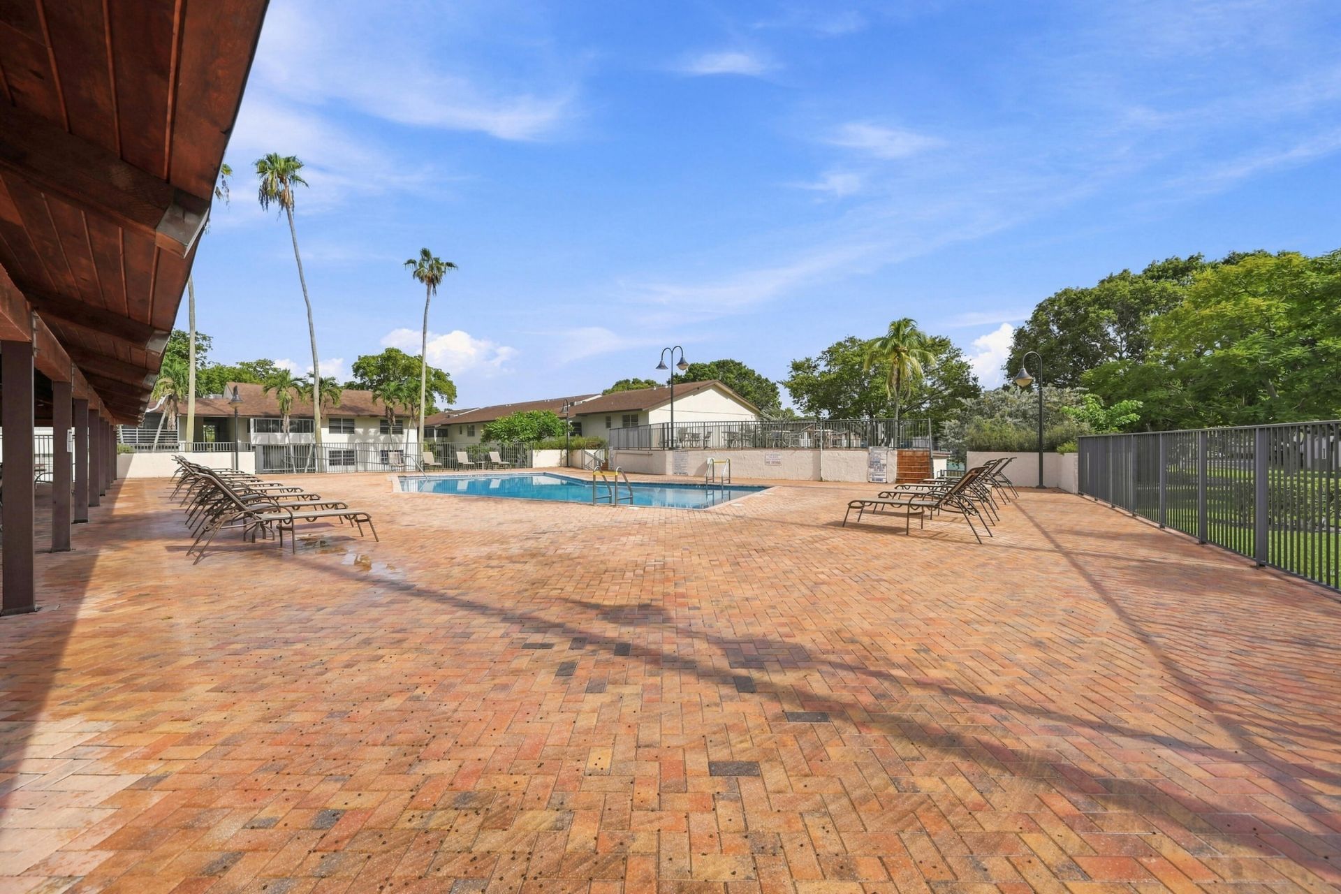 380 E Laurel Drive, Unit 5D, Margate, FL 33063 Photo