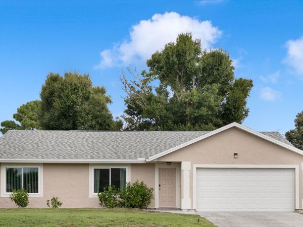 565 SW CHERRYHILL Road, Port St. Lucie, FL 34953