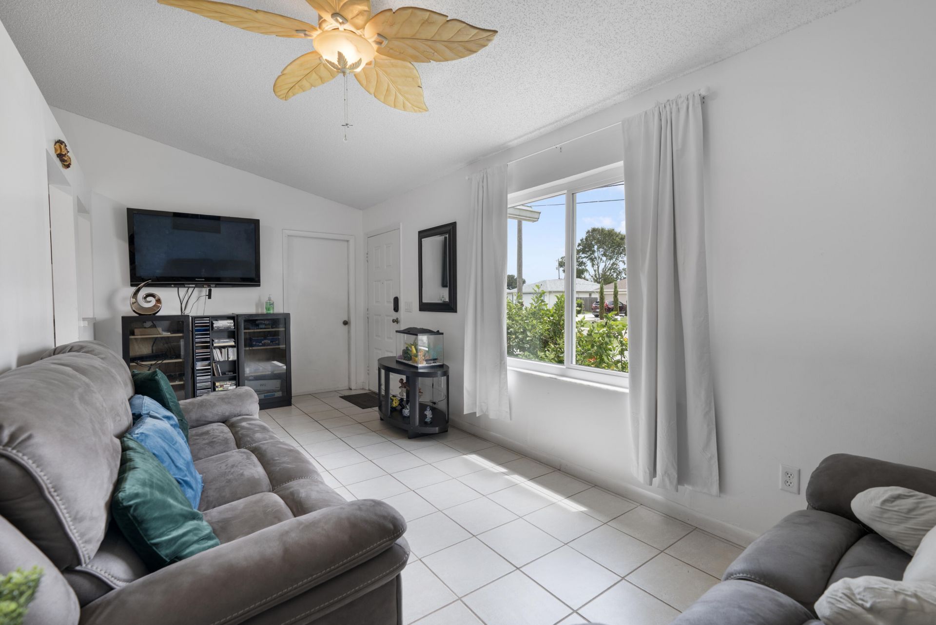 565 SW Cherryhill Road, Port Saint Lucie, FL 34953 Photo